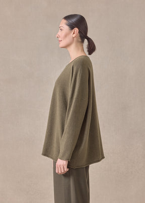 cashmere slim sleeve raw edge bateau neck - mid plus