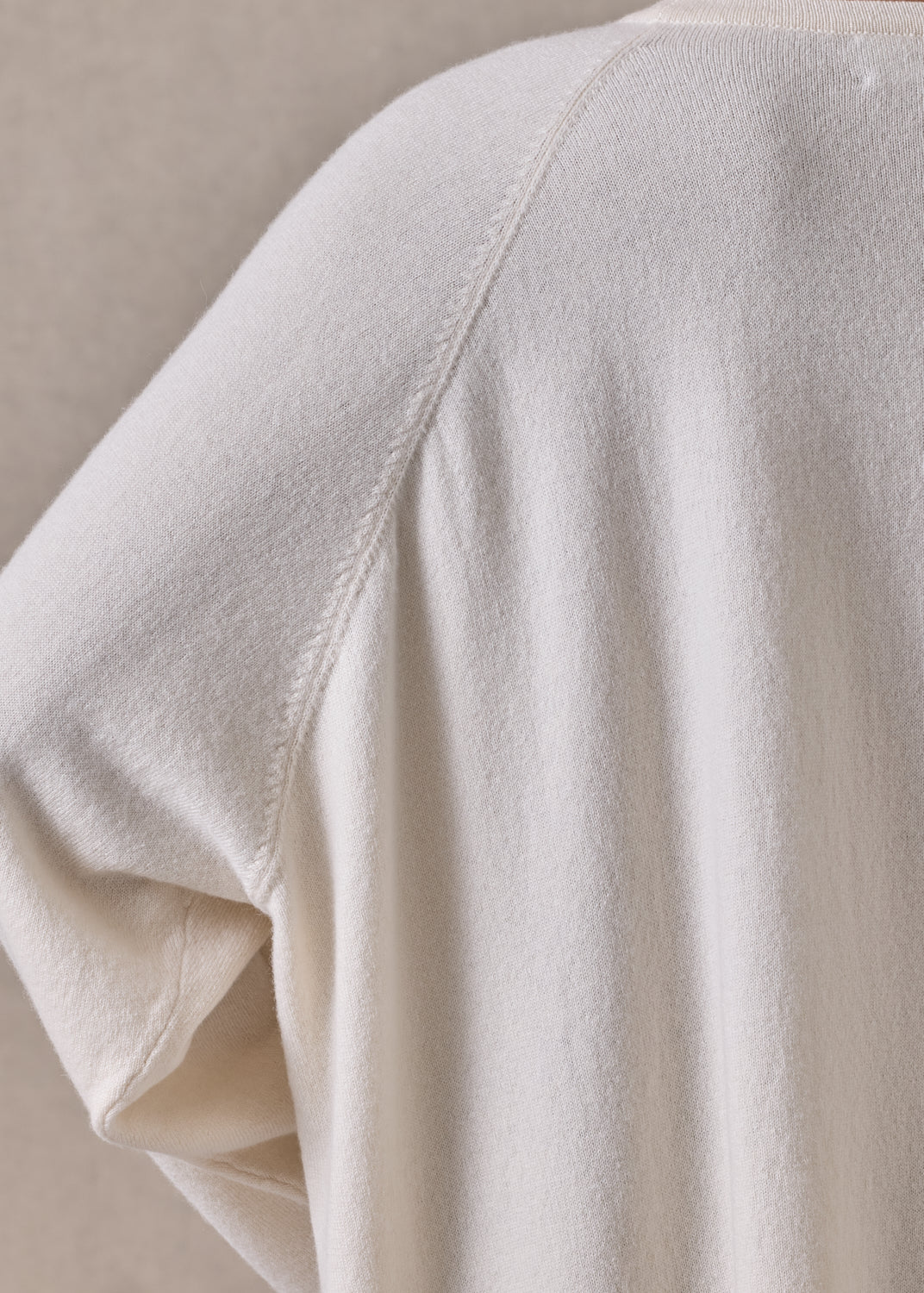 cashmere raglan sleeve round neck sweater - long (crème)