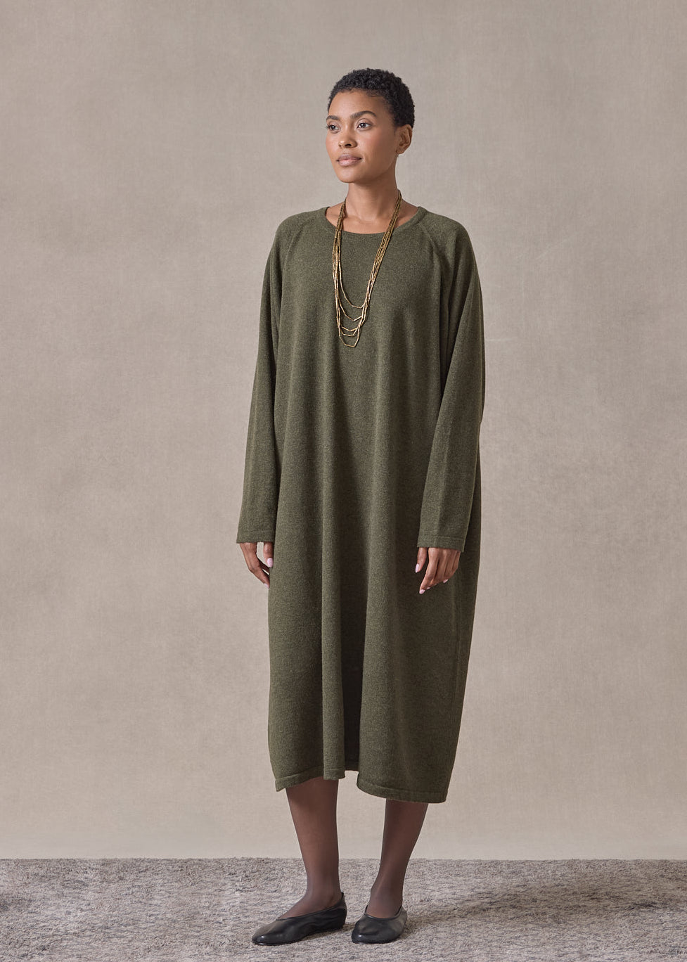 cashmere raglan sleeve round neck dress (mossbronze)