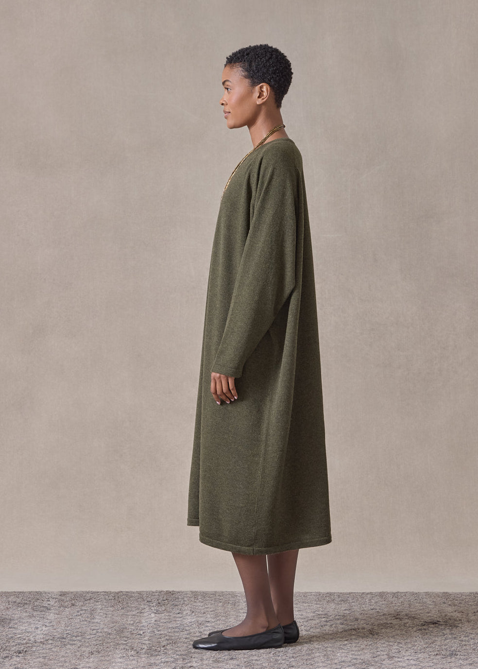 cashmere raglan sleeve round neck dress (mossbronze)