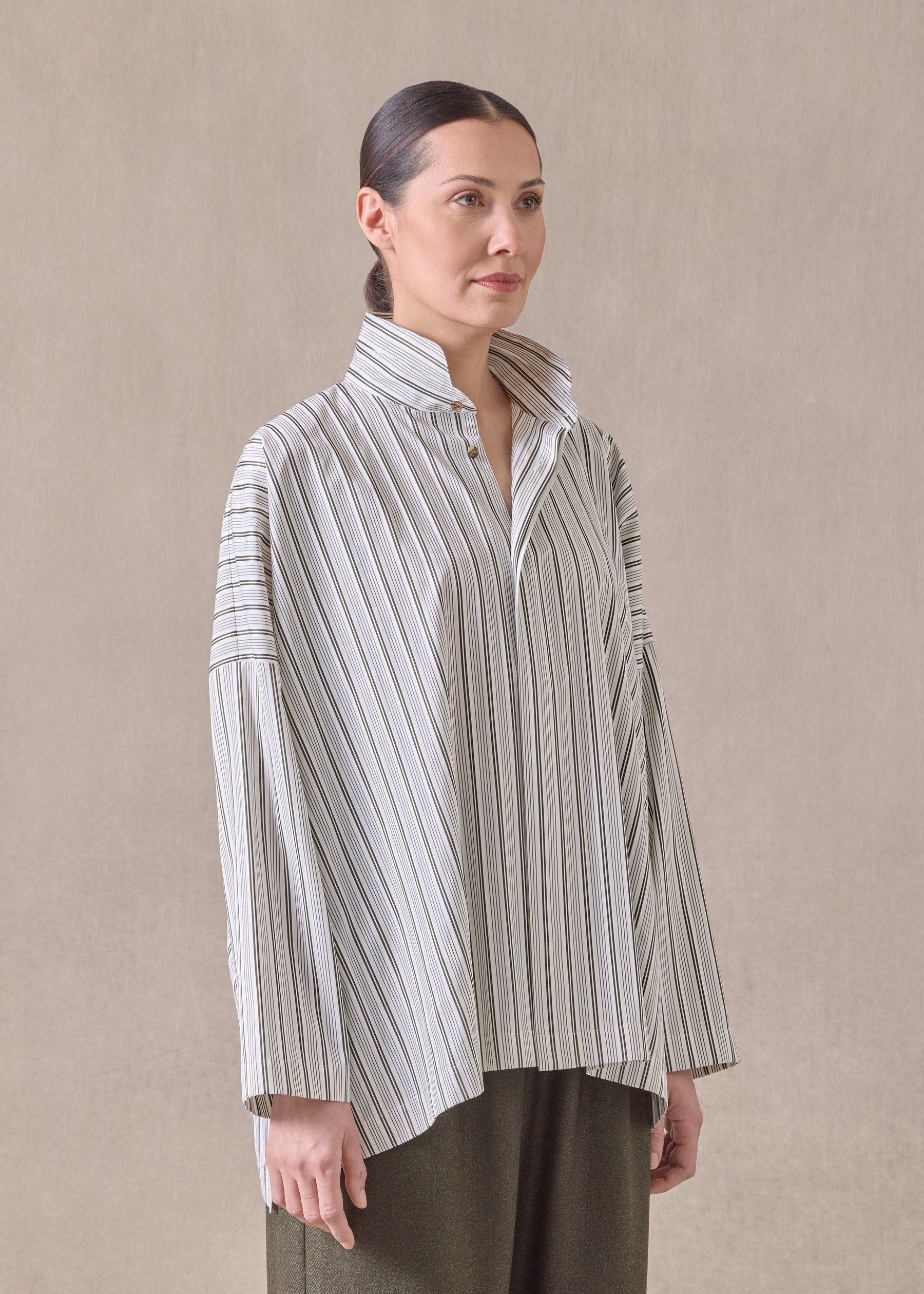 cotton wide longer back shirt with double stand collar - mid plus