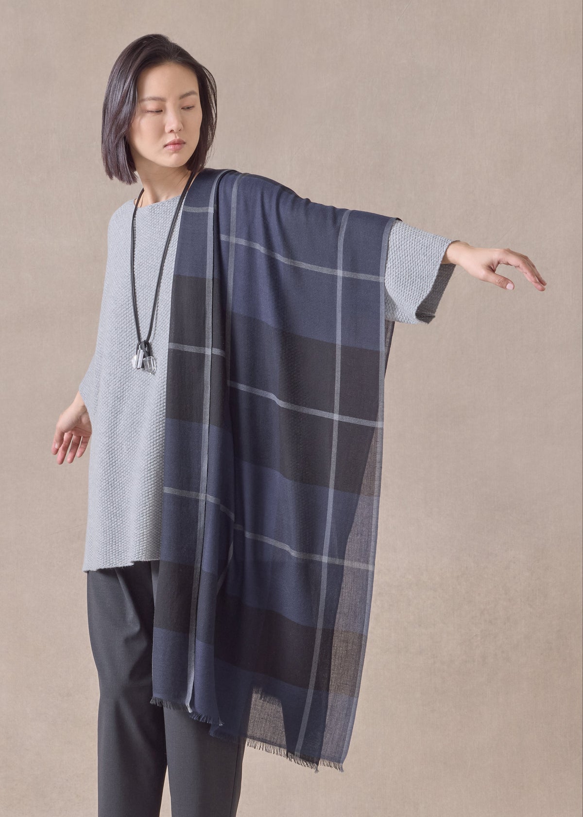 cashmere tartan check scarf (inkwell)