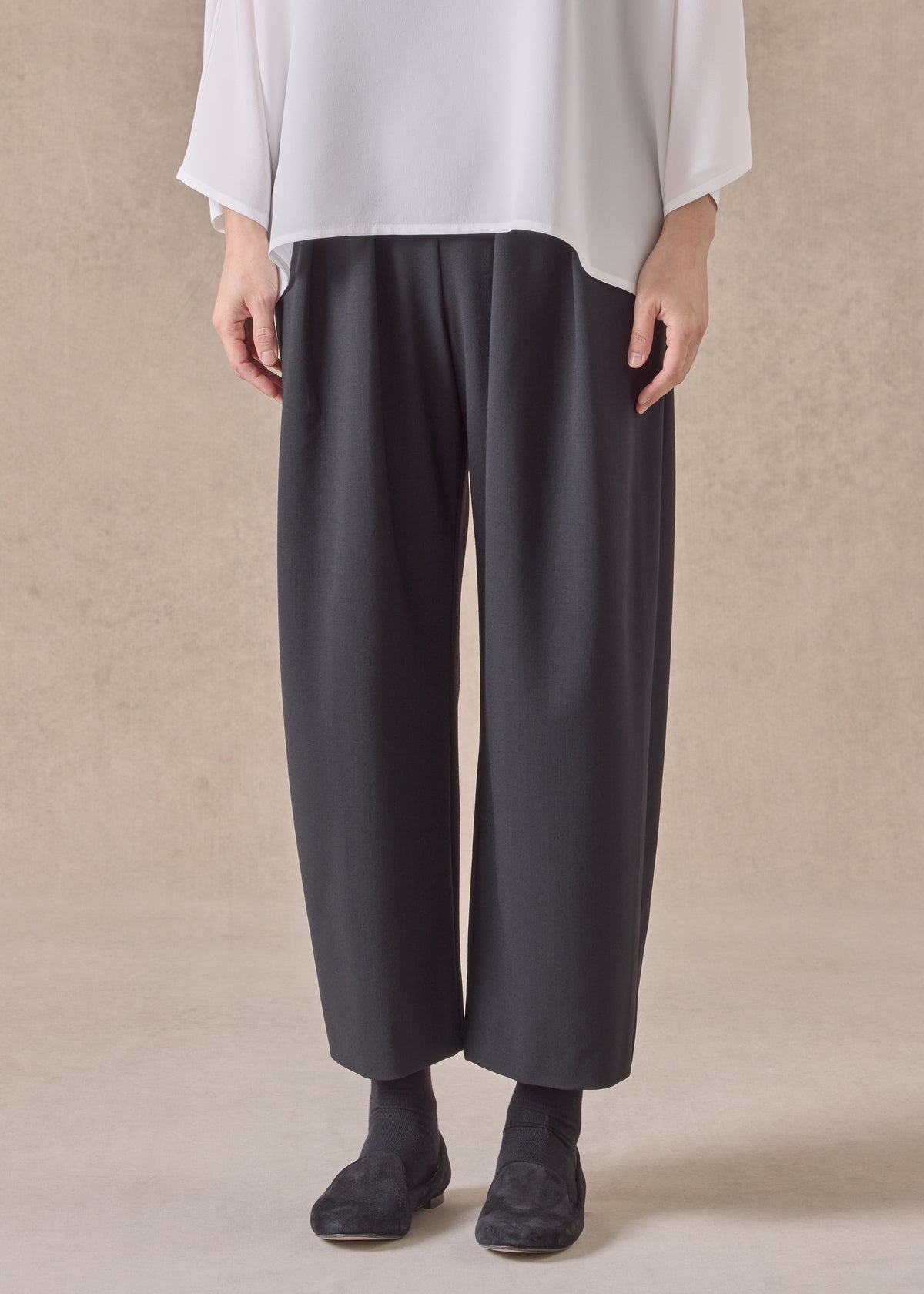 wool cropped flat front pleated trouser