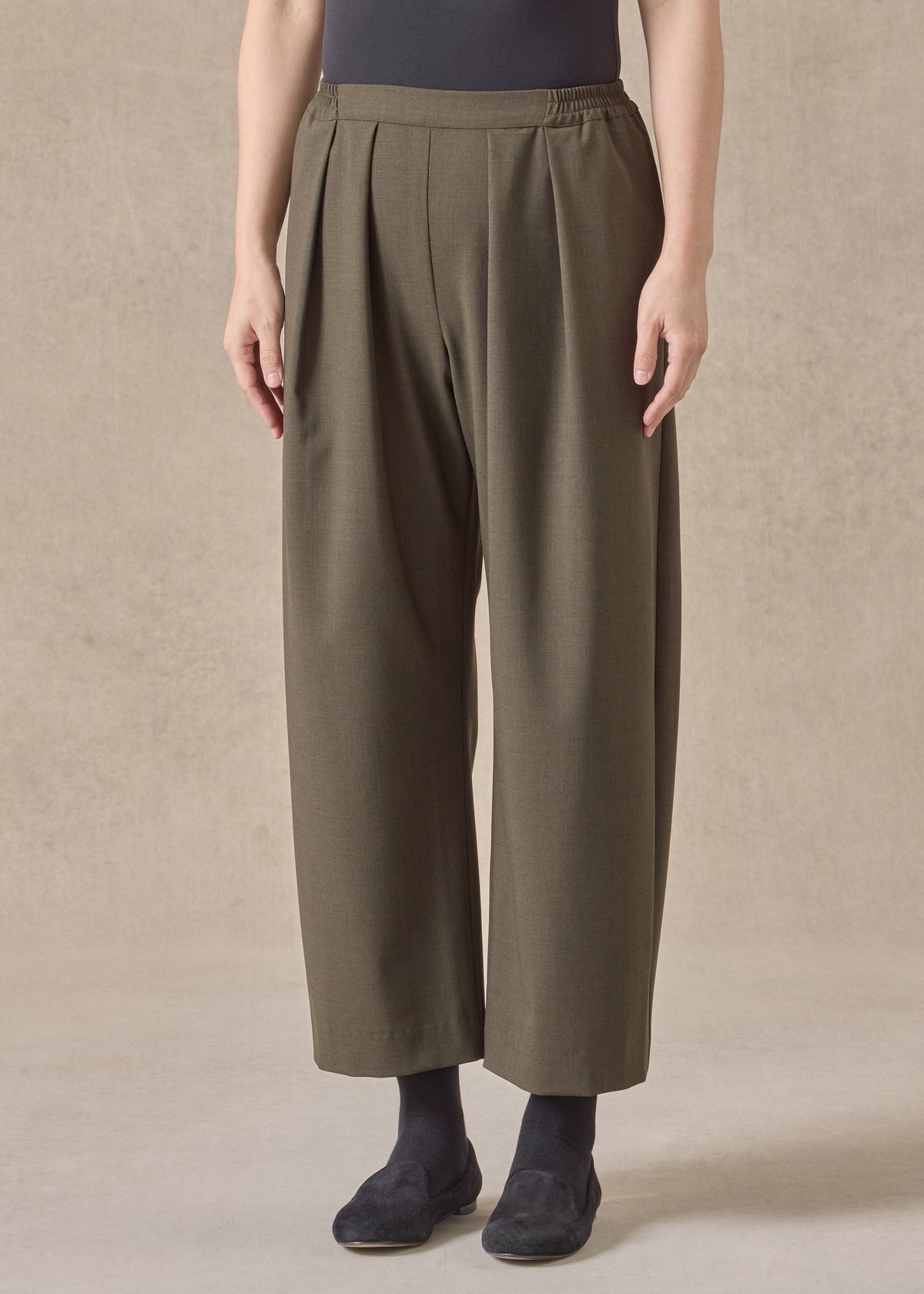wool cropped flat front pleated trouser