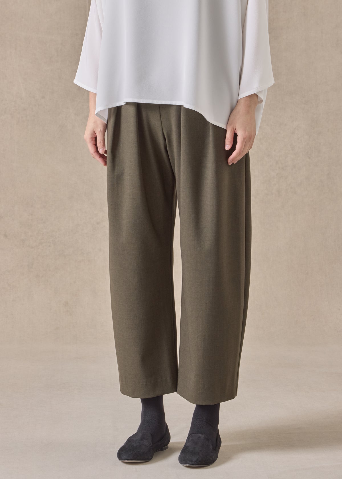 wool cropped flat front pleated trouser