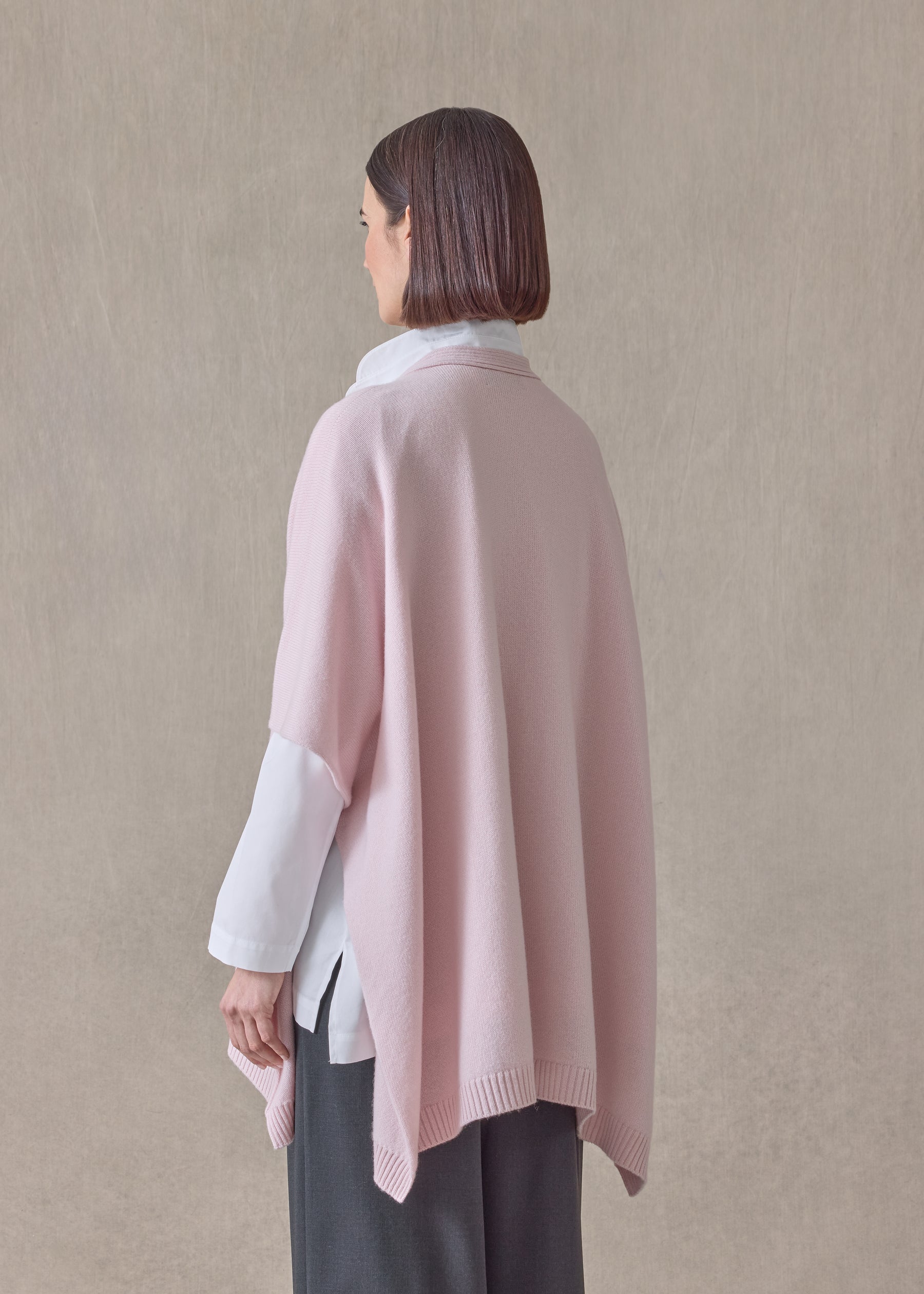 cashmere extra wide longer back slvless cardi tabard - long (cherryblossom)