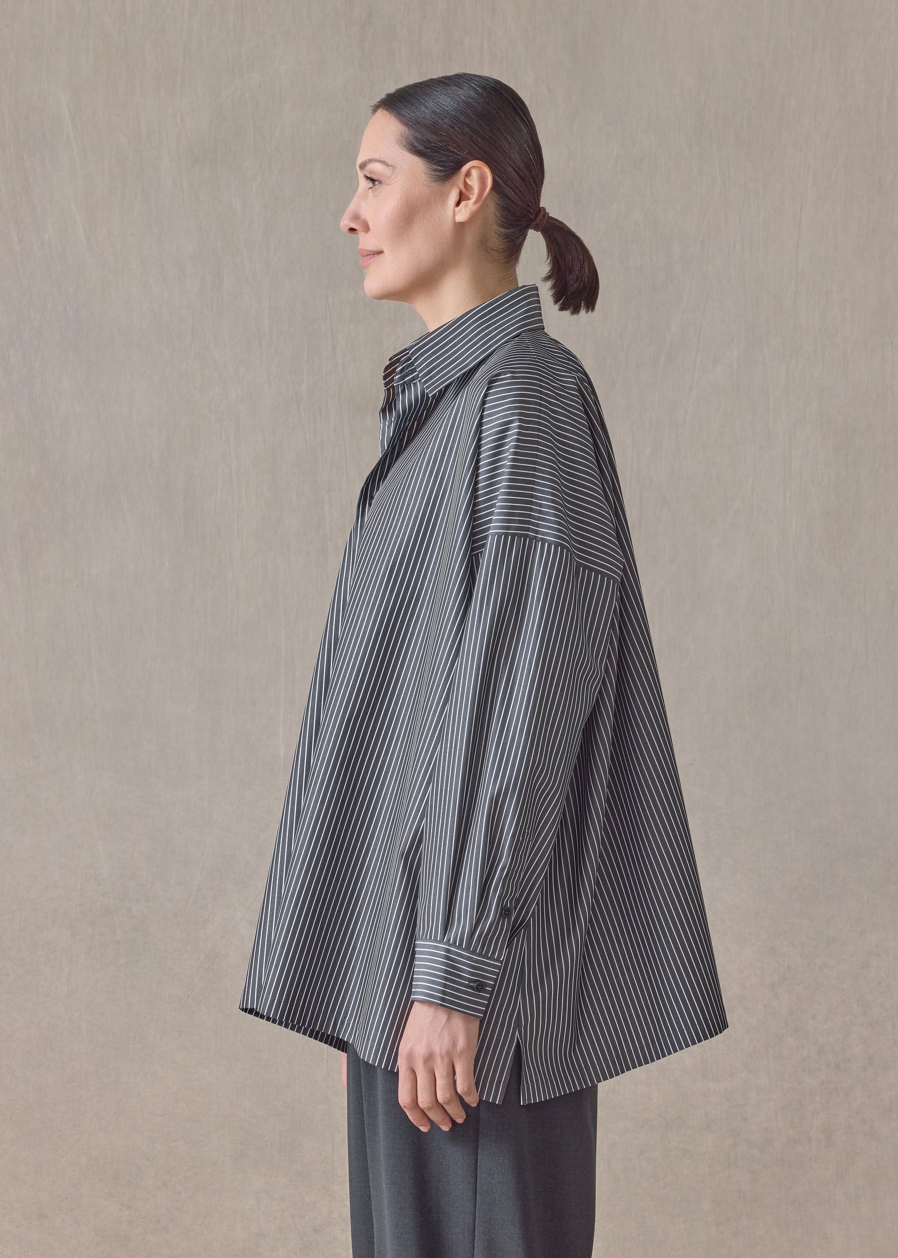 striped cotton wide a-line shirt with collar - long (charcoal)