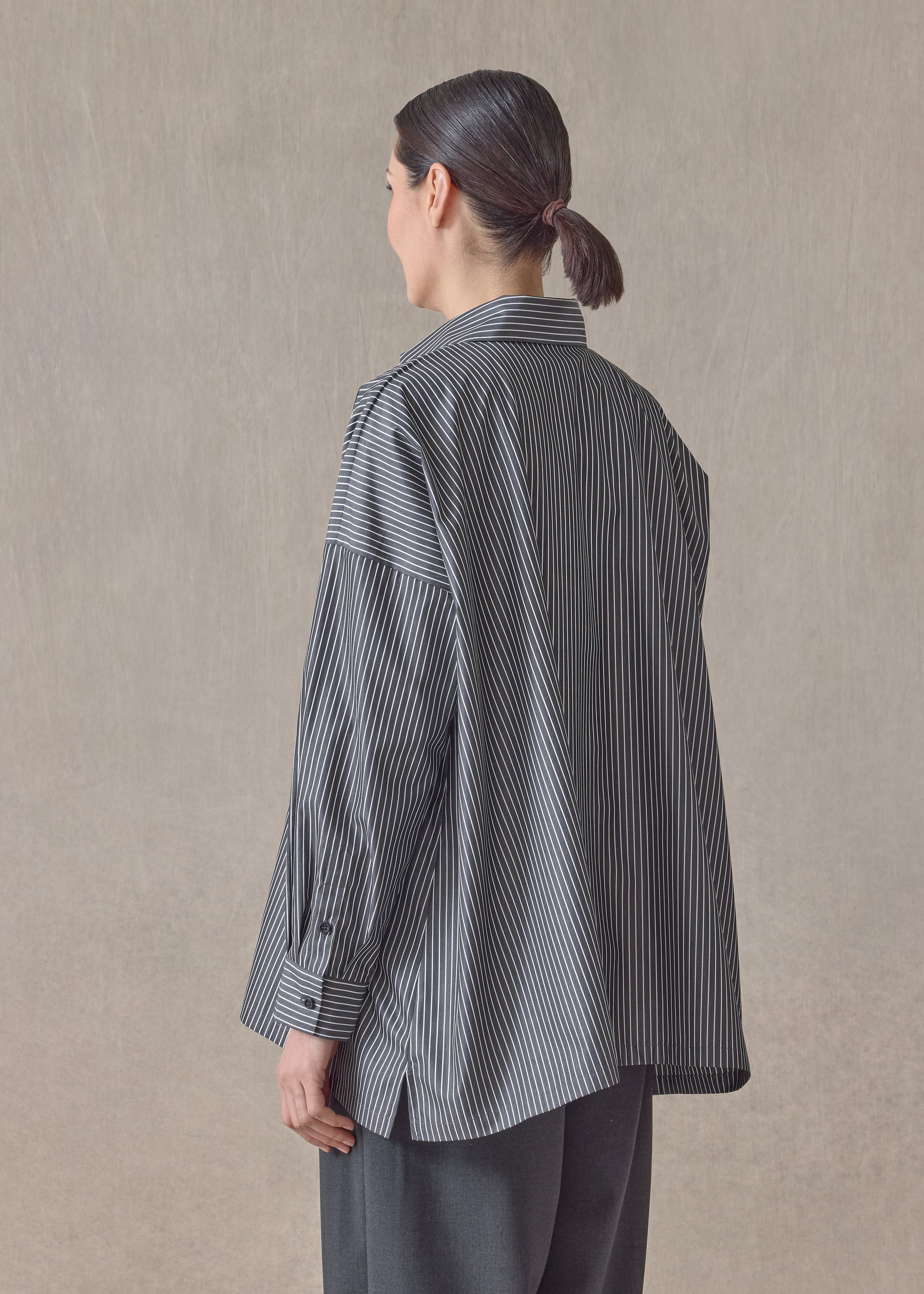 striped cotton wide a-line shirt with collar - long (charcoal)