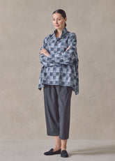 cotton wide longer back shirt with double stand collar-mid plus (jean)