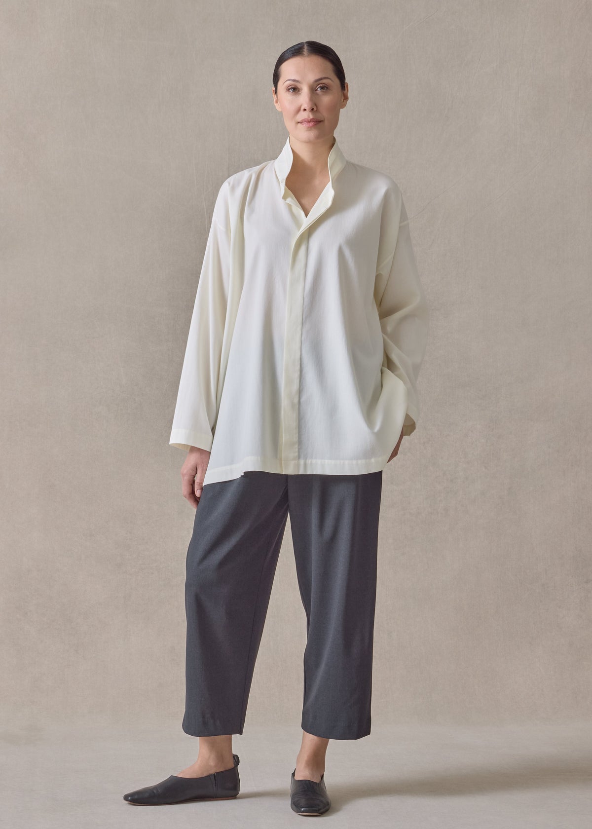 brushed cotton slim a-line shirt with double stand collar and stepped insert-long (cream)