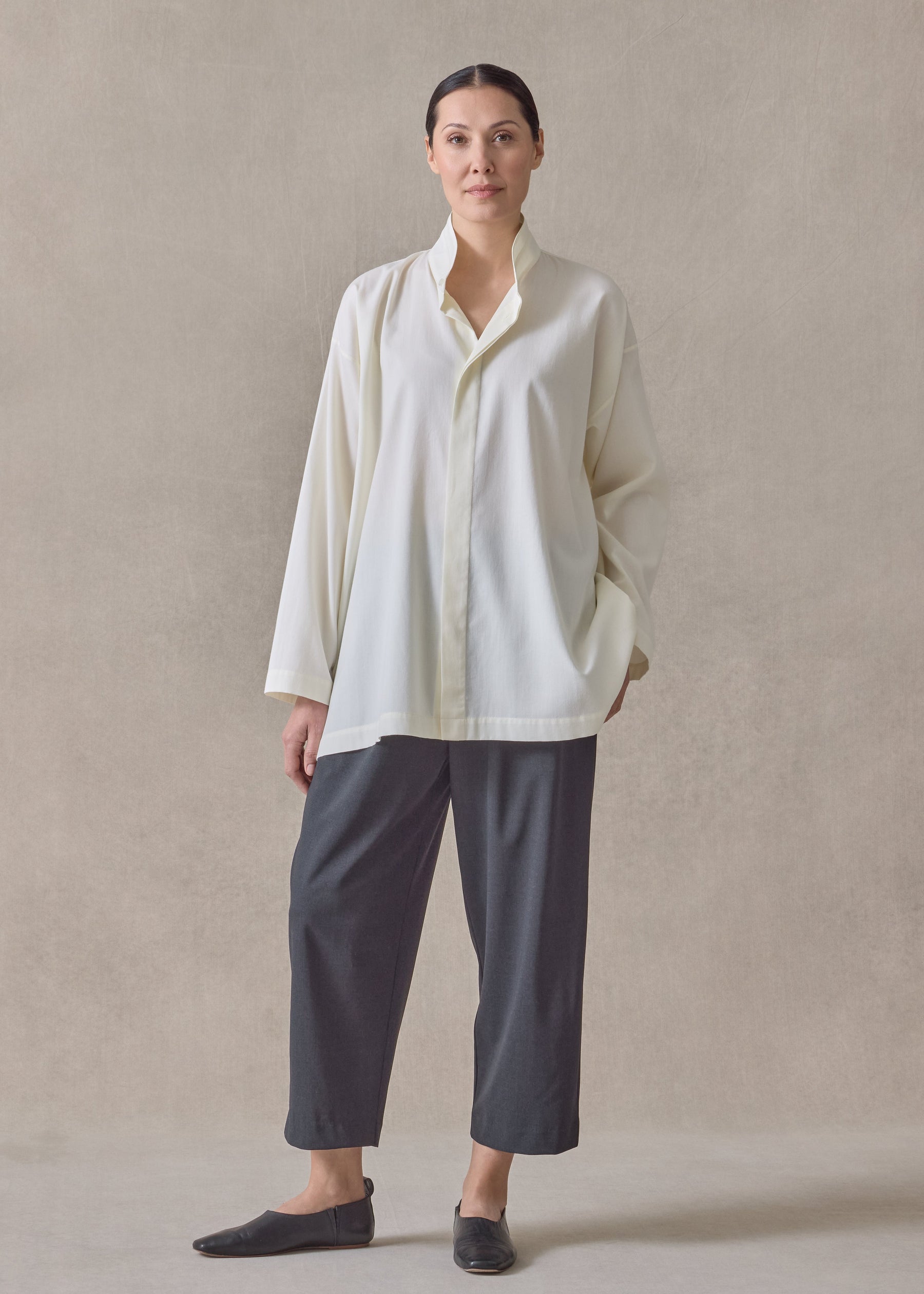 brushed cotton slim a-line shirt with double stand collar and stepped insert-long (cream)