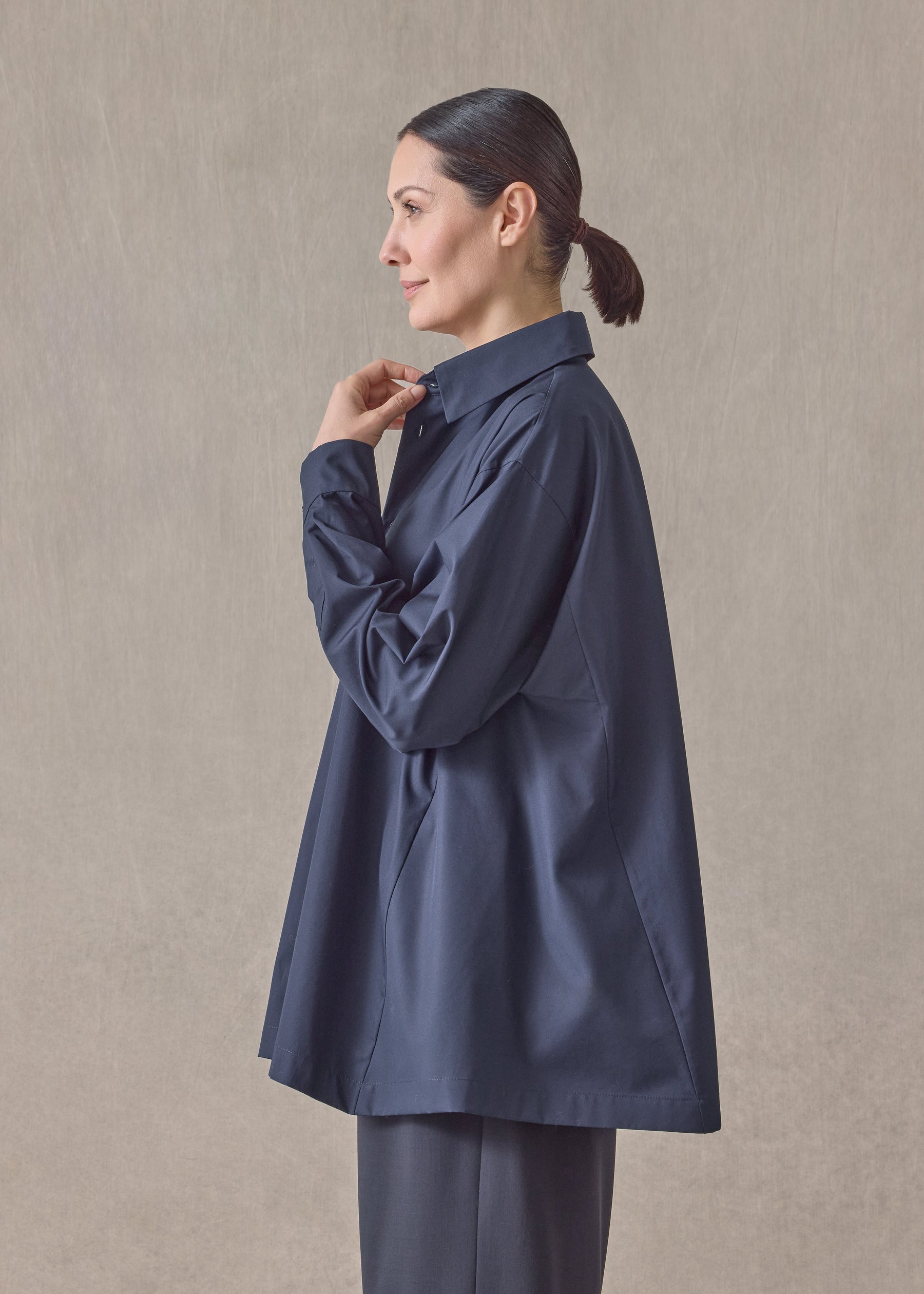 cotton poplin side panelled shirt with collar - long (navydark)