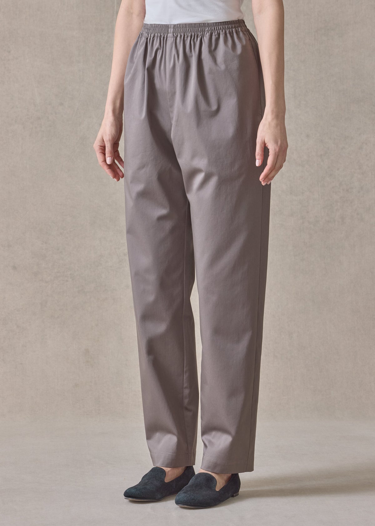cotton stretch tapered regular trouser (mocha)