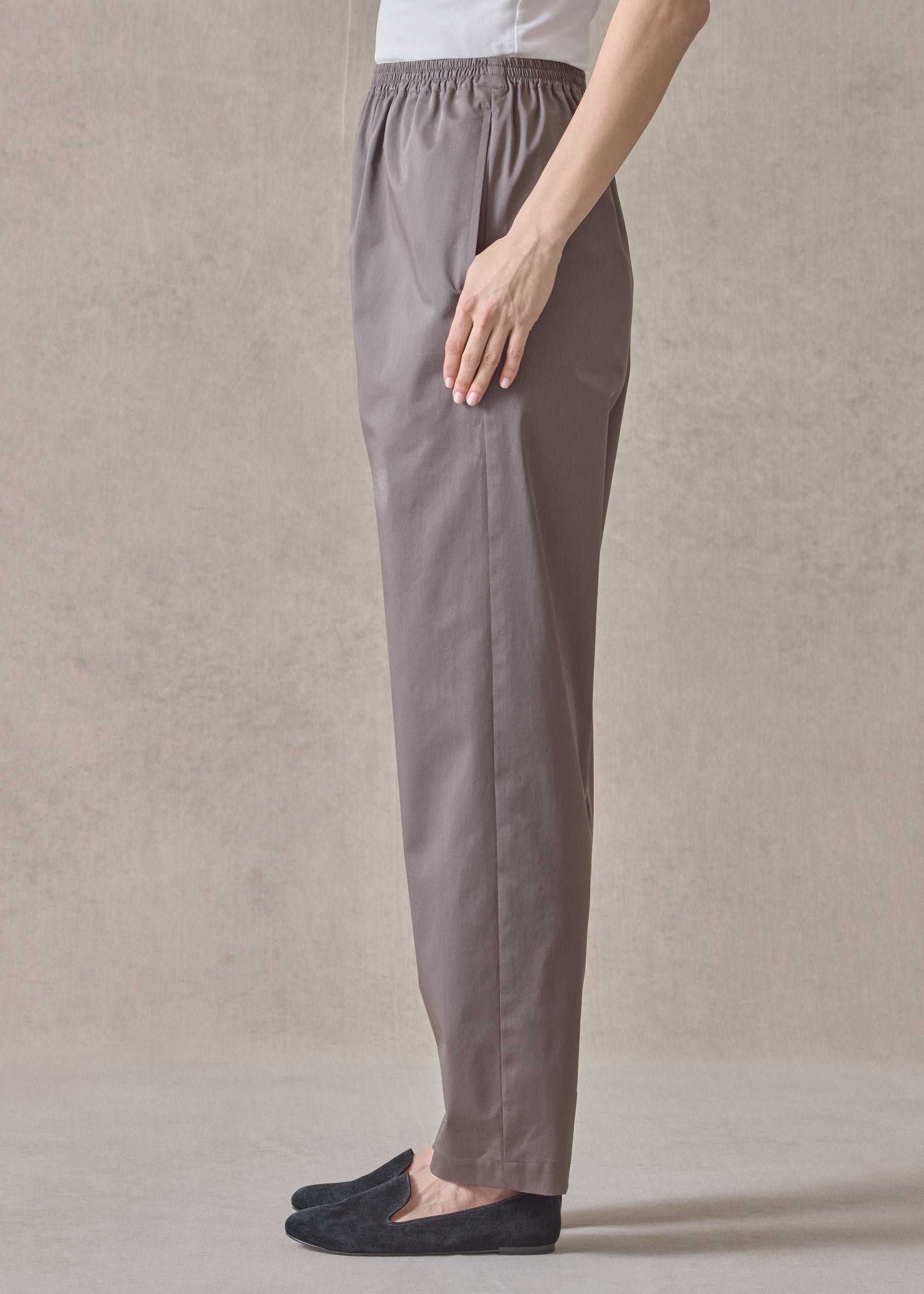 cotton stretch tapered regular trouser (mocha)