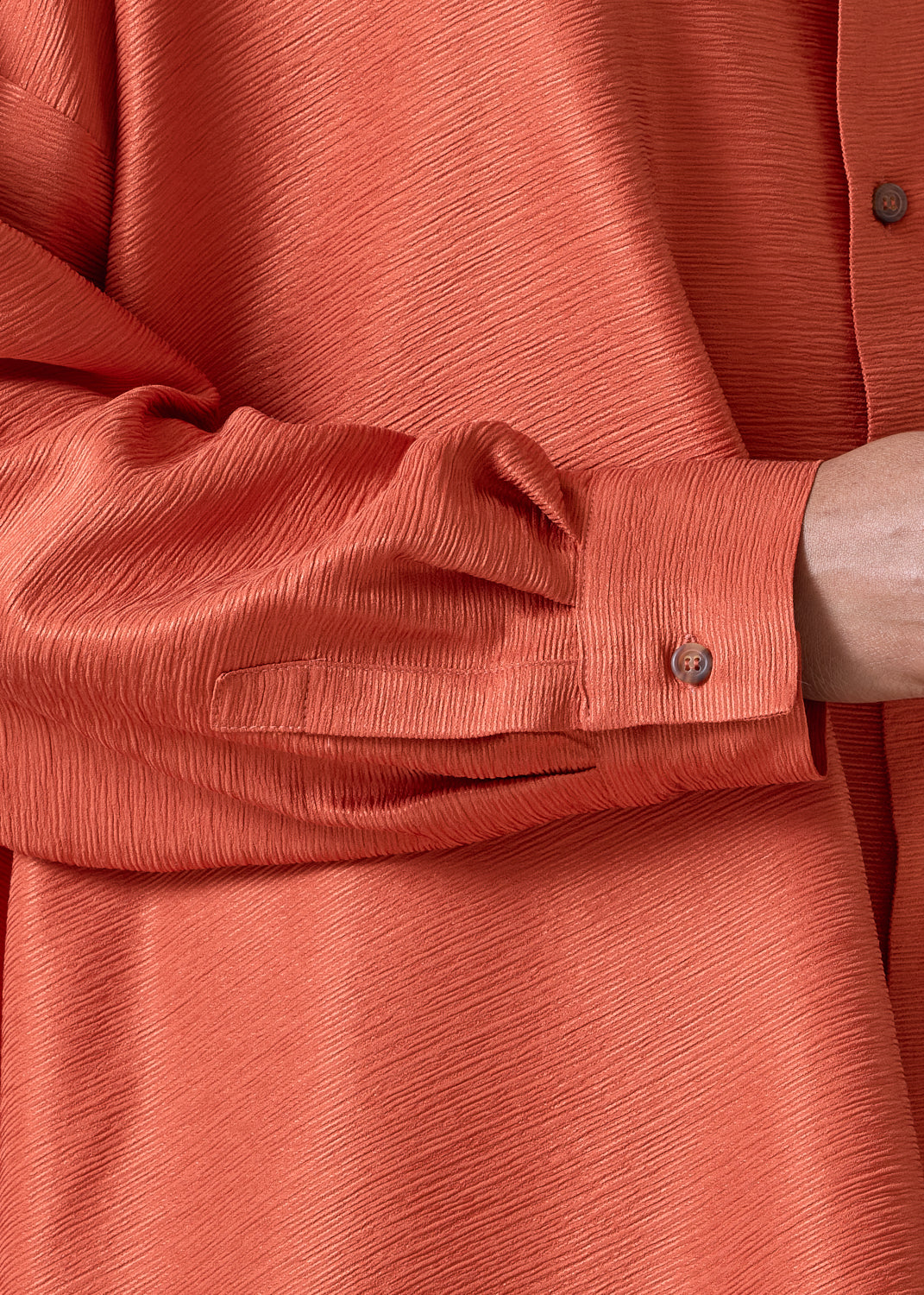 midweight silk plissé wide a-line shirt with collar - long (burntorange)