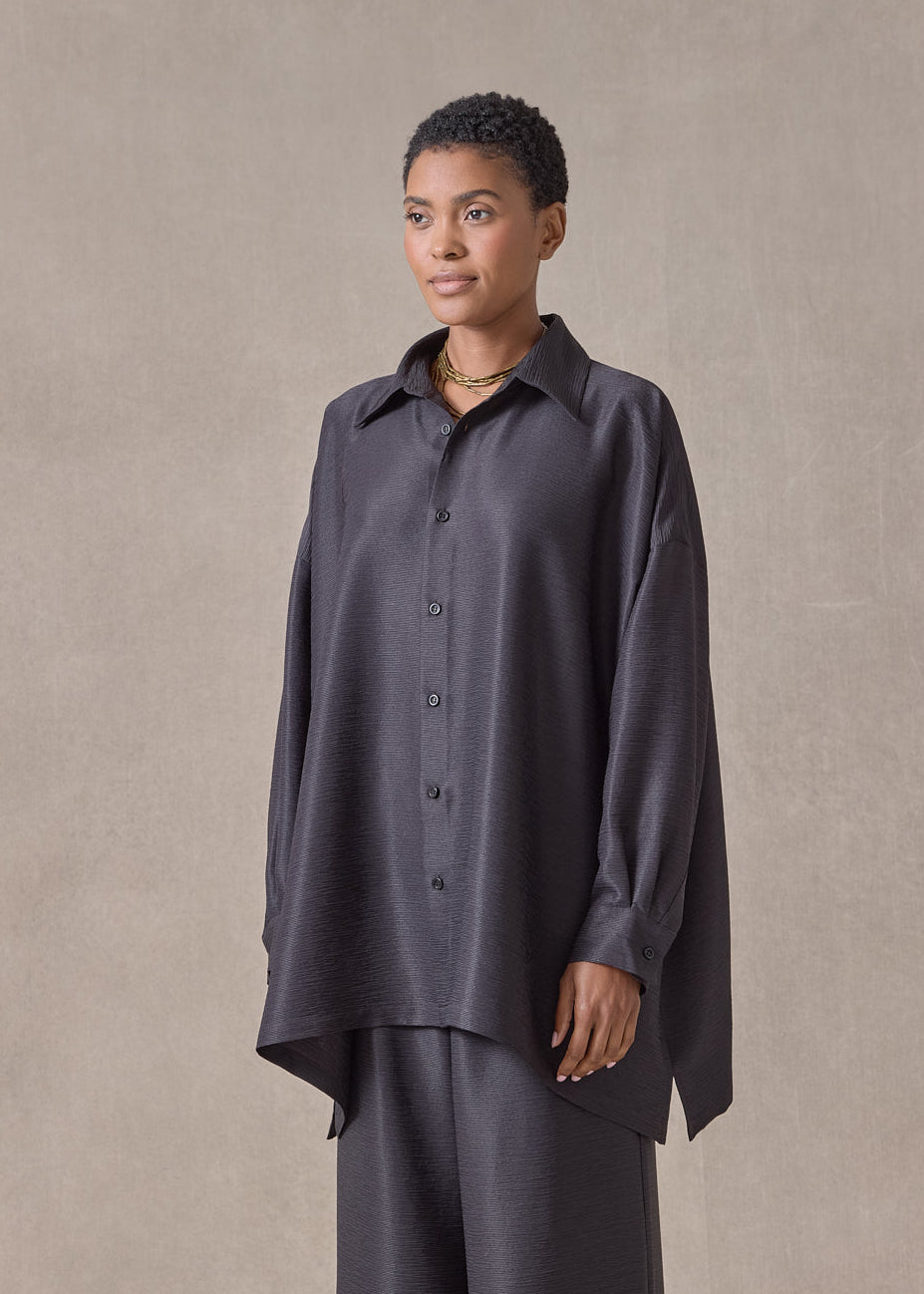 midweight silk plissé wide a-line shirt with collar - long (espresso)
