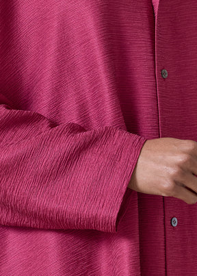 midweight silk plissé wide a-line collarless shirt - very long with slits  (magenta)