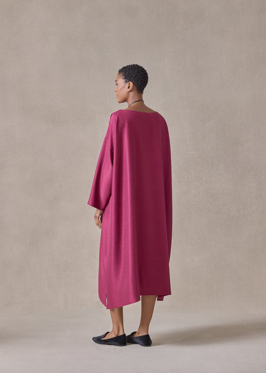 midweight silk plissé wide a-line scoop neck dress (magenta)