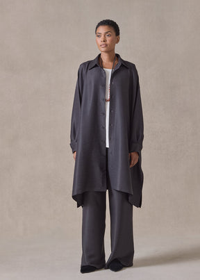 midweight silk plissé wide a-line shirt with collar- very long with slits  (espresso)