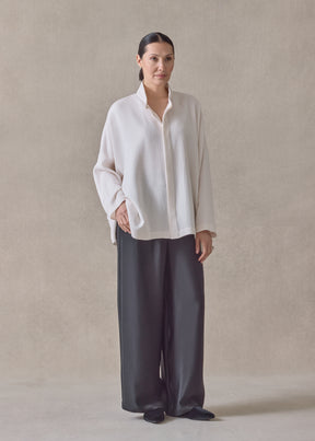 silk wide longer back double stand collar shirt-mid plus (ivory)