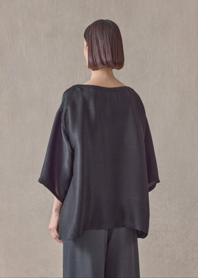 featherlight silk plissé a-line scoop neck top - mid plus (black)