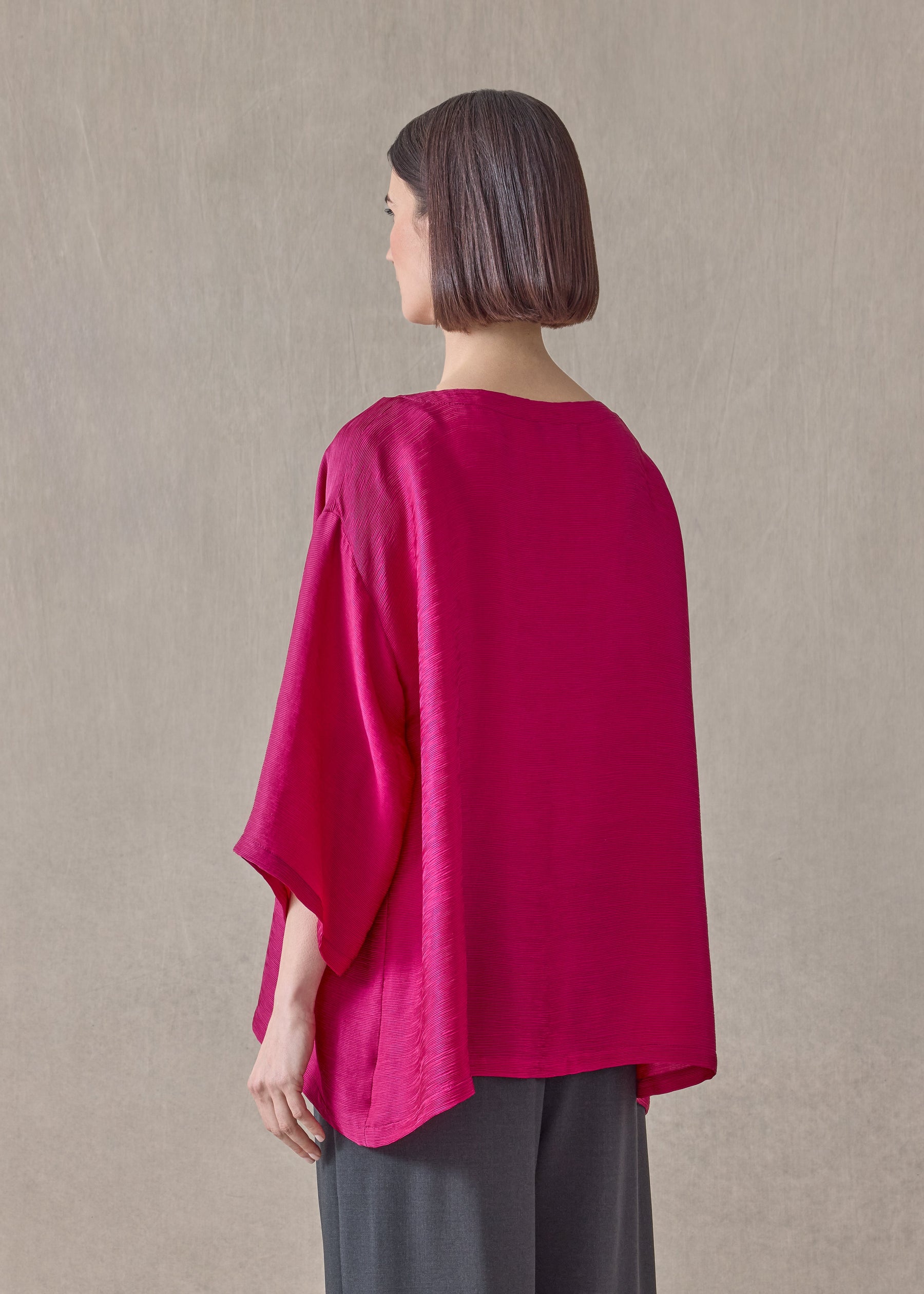 featherlight silk plissé a-line scoop neck top - mid plus (fuchsia)