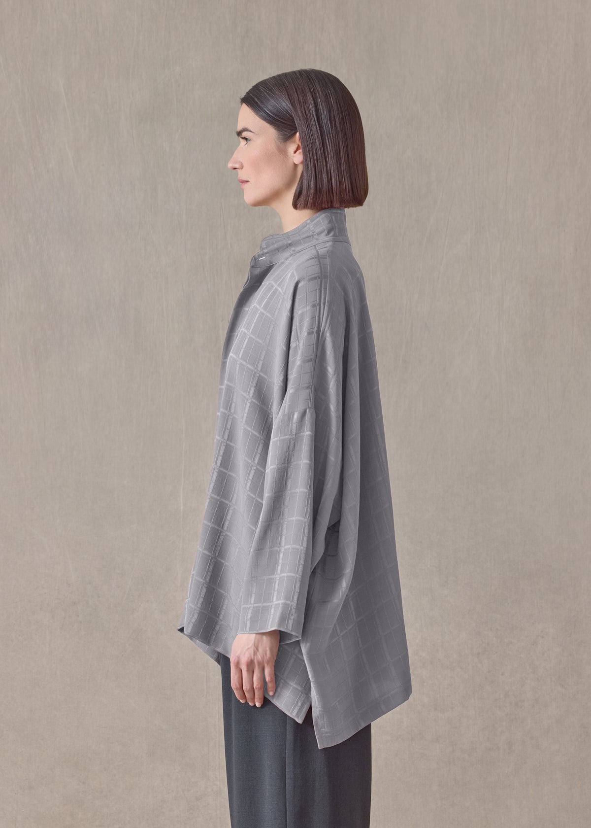 silk wide longer back double stand collar shirt-mid plus (silver)