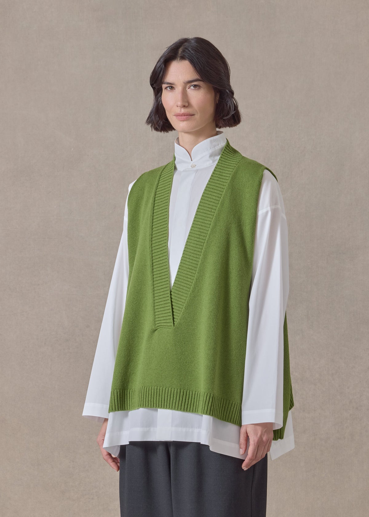 cashmere a-line sleeveless deep v-neck - mid plus (limedark)