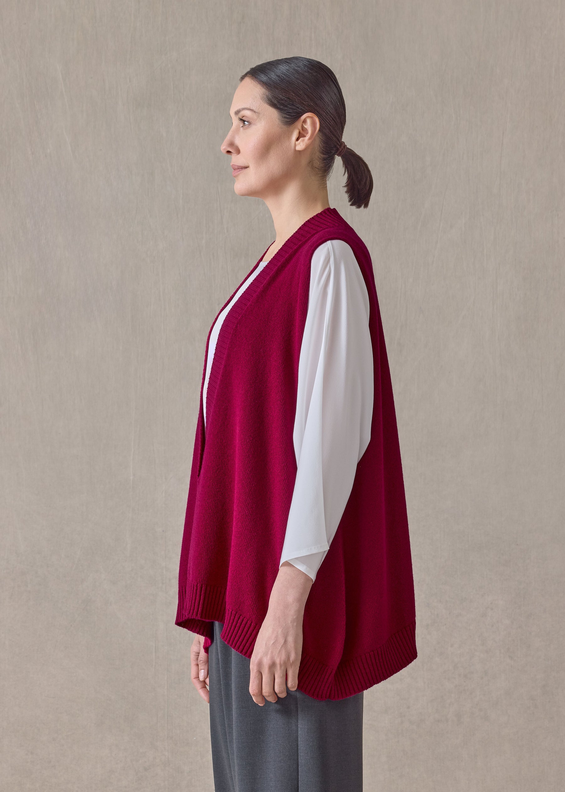 cashmere a-line sleeveless deep v-neck - mid plus (magenta)