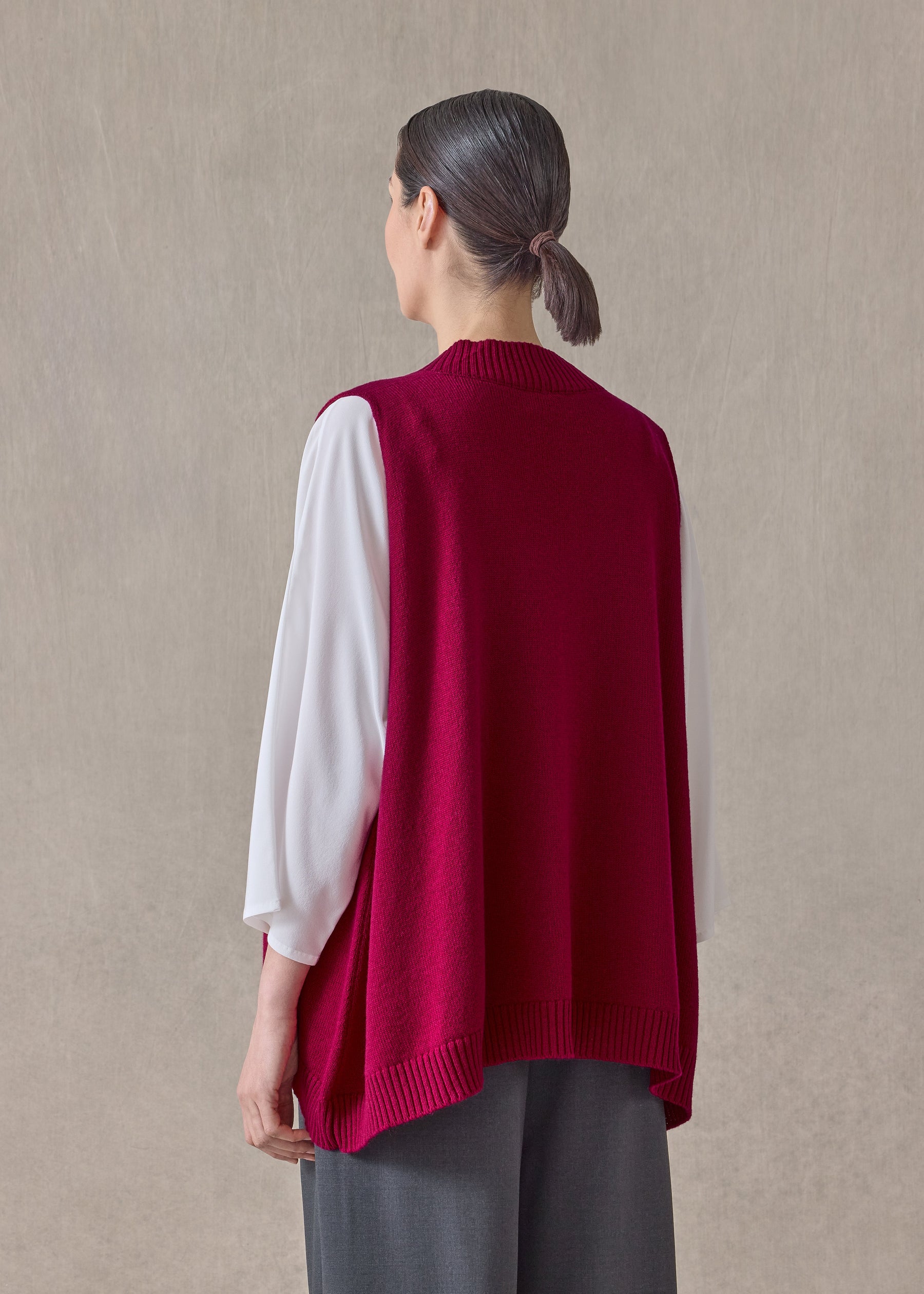 cashmere a-line sleeveless deep v-neck - mid plus (magenta)