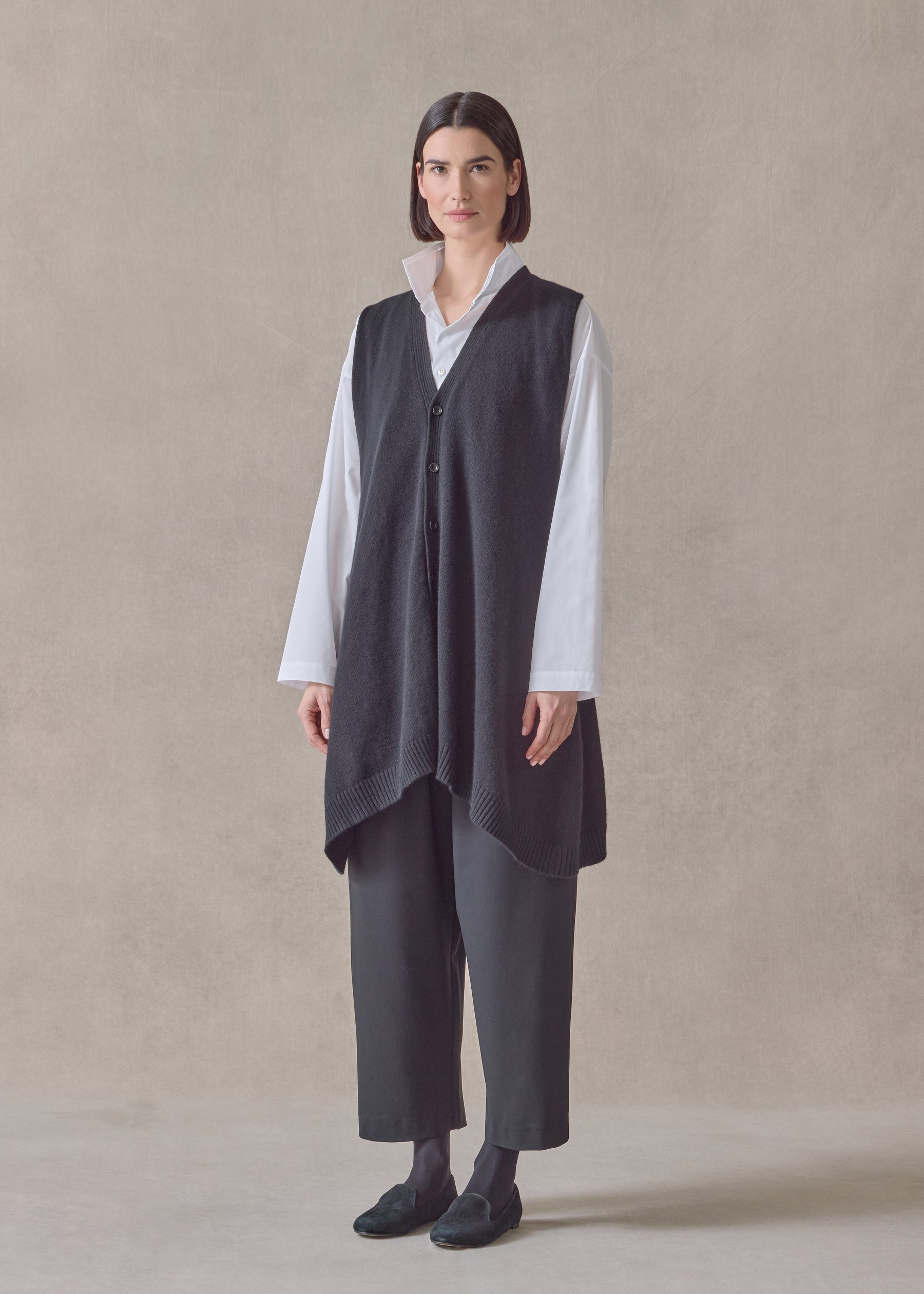 cashmere a-line sleeveless v neck cardigan-long plus (black)