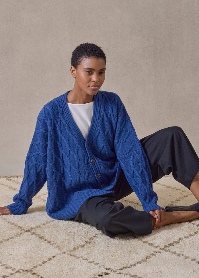 cashmere V-neck cardigan - mid plus (deepblue)
