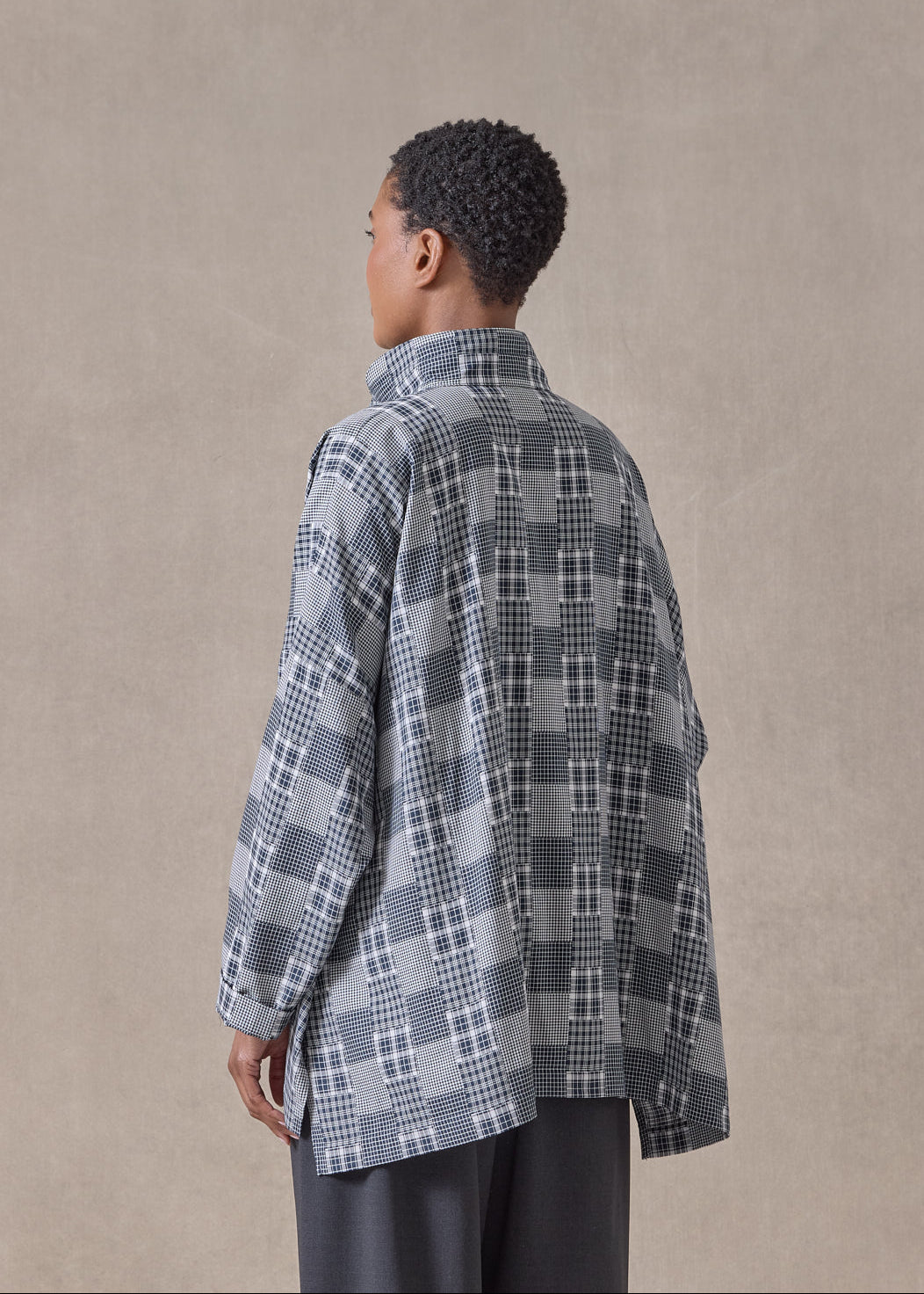 cotton wide longer back shirt with double stand collar-mid plus (navydark)