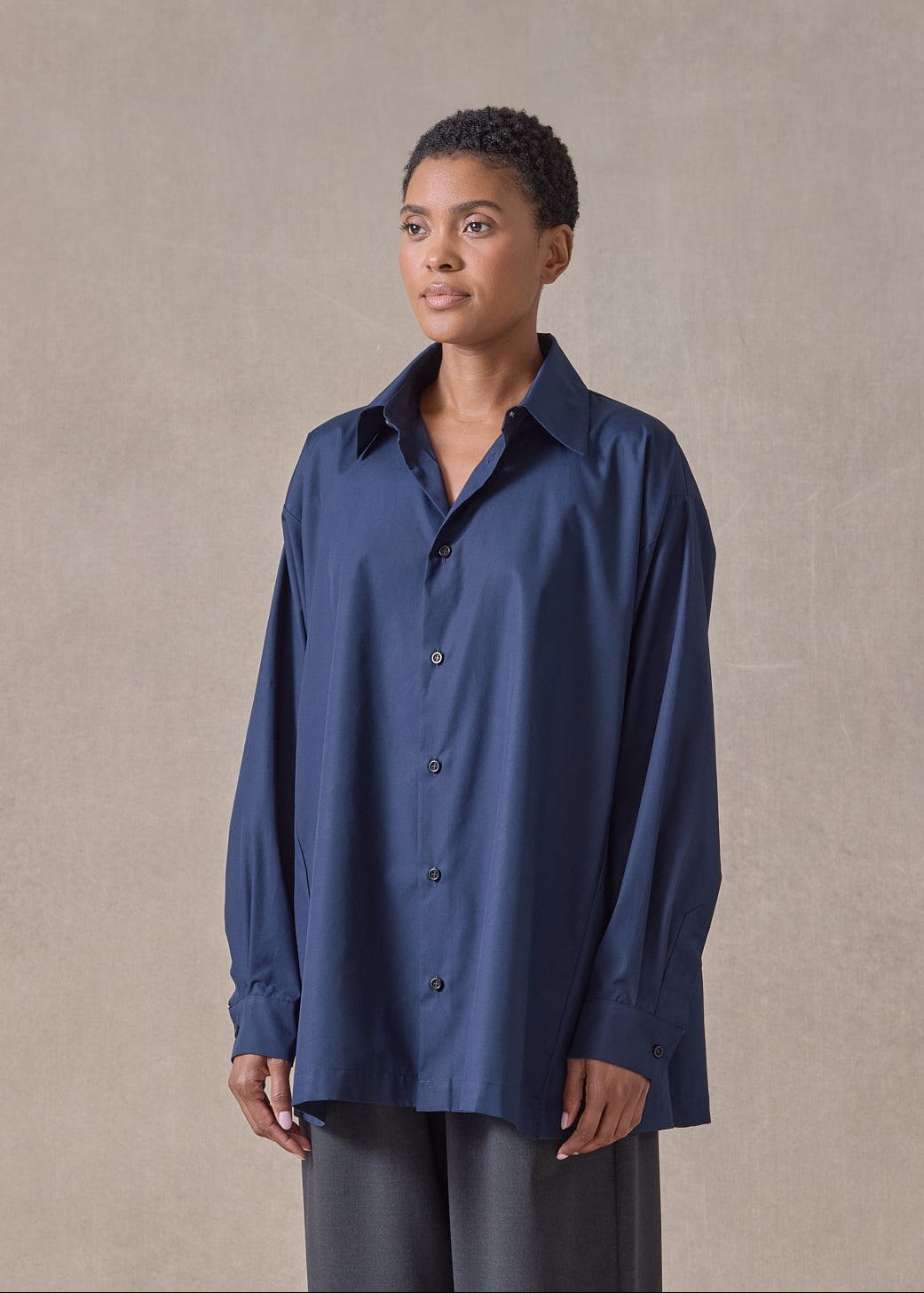 cotton poplin side panelled shirt with collar - long (navydark)