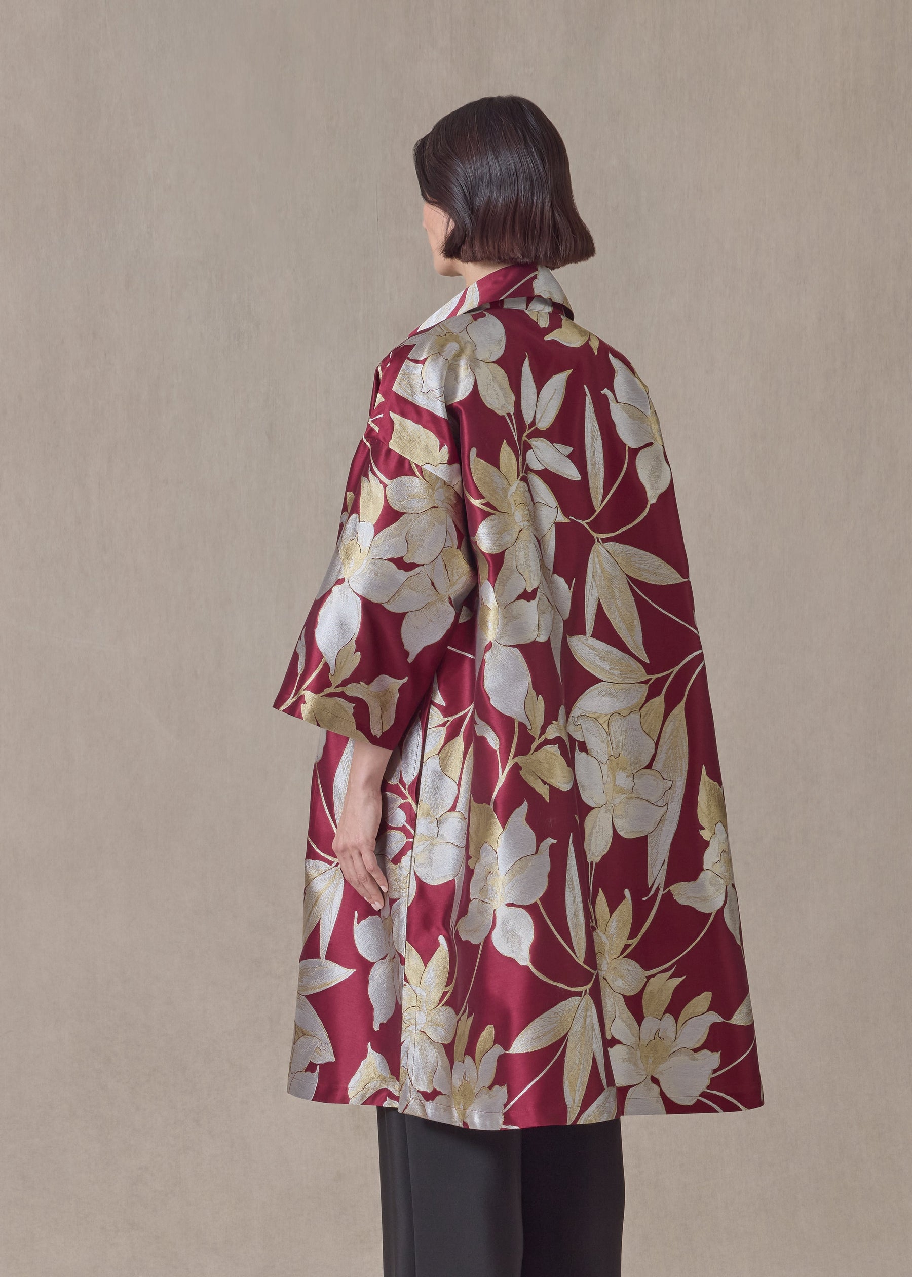 silk mix sloped shoulder wide aline jacket with collar-3/4length (red)