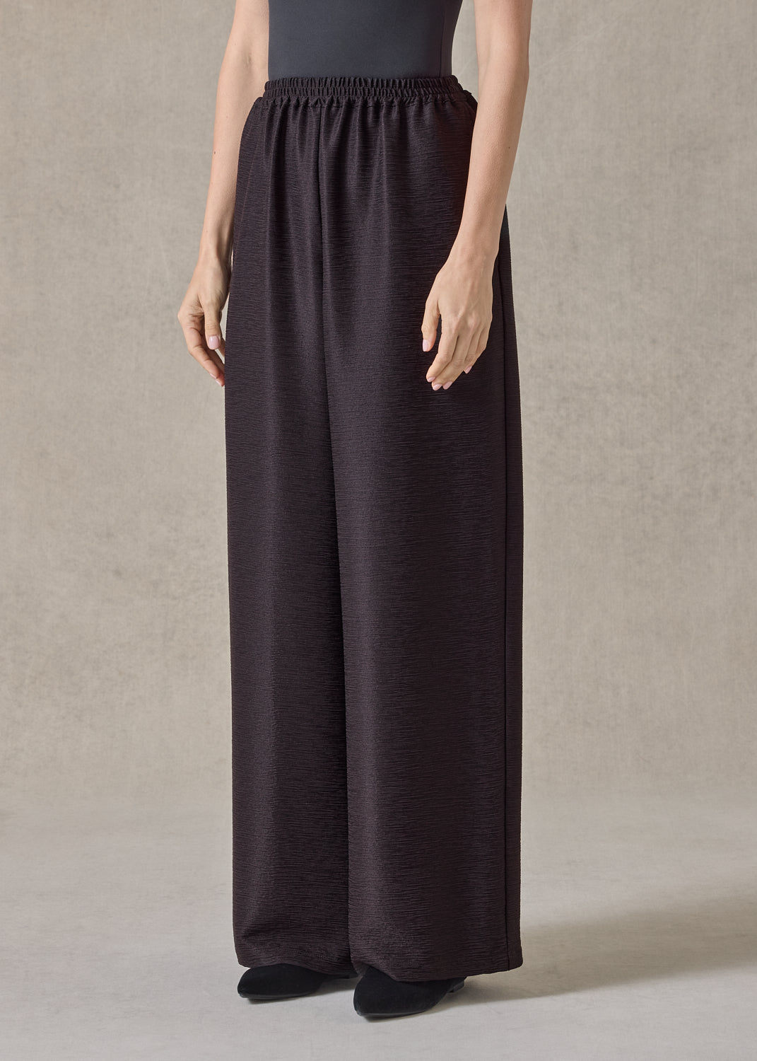 midweight silk plissé flared trouser (espresso)