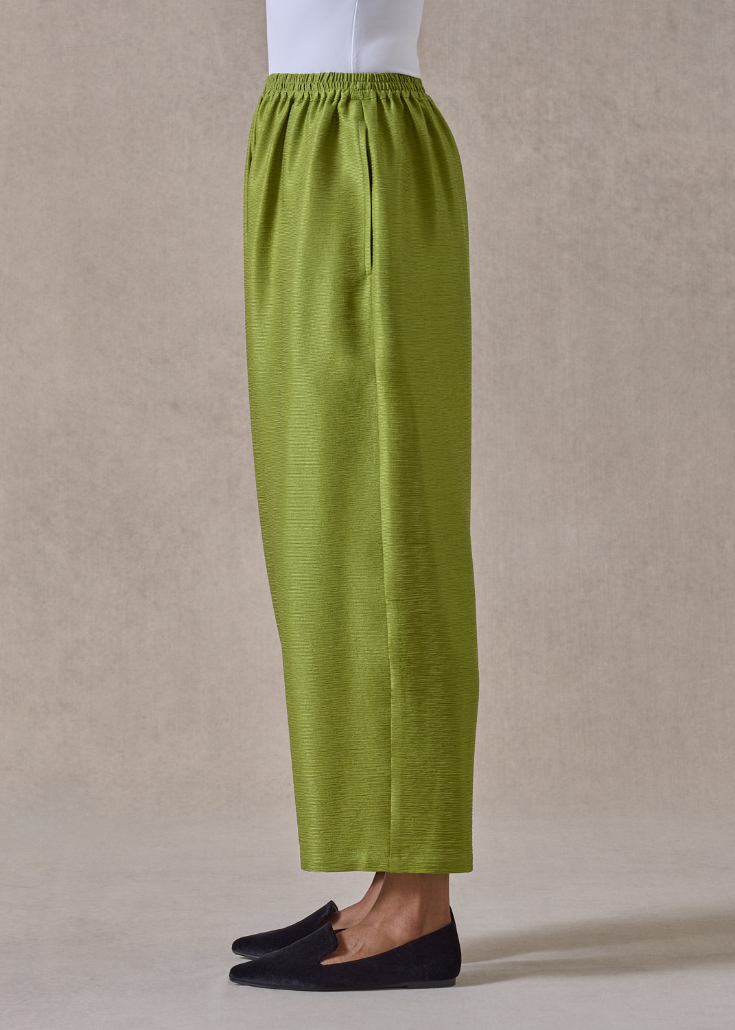 midweight silk plissé japanese trouser (limedark)