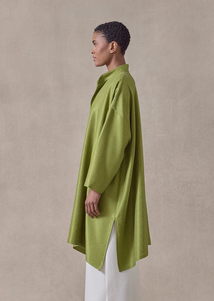 midweight silk plissé wide a-line collarless shirt - very long with slits  (limedark)