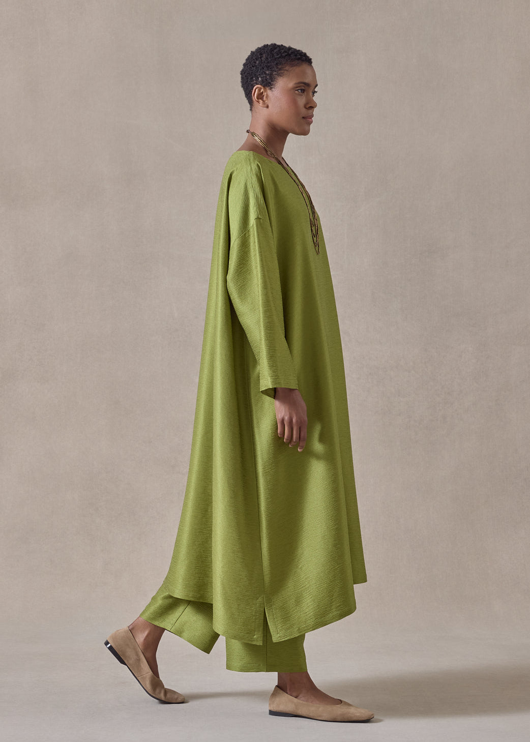 midweight silk plissé wide a-line scoop neck dress (limedark)