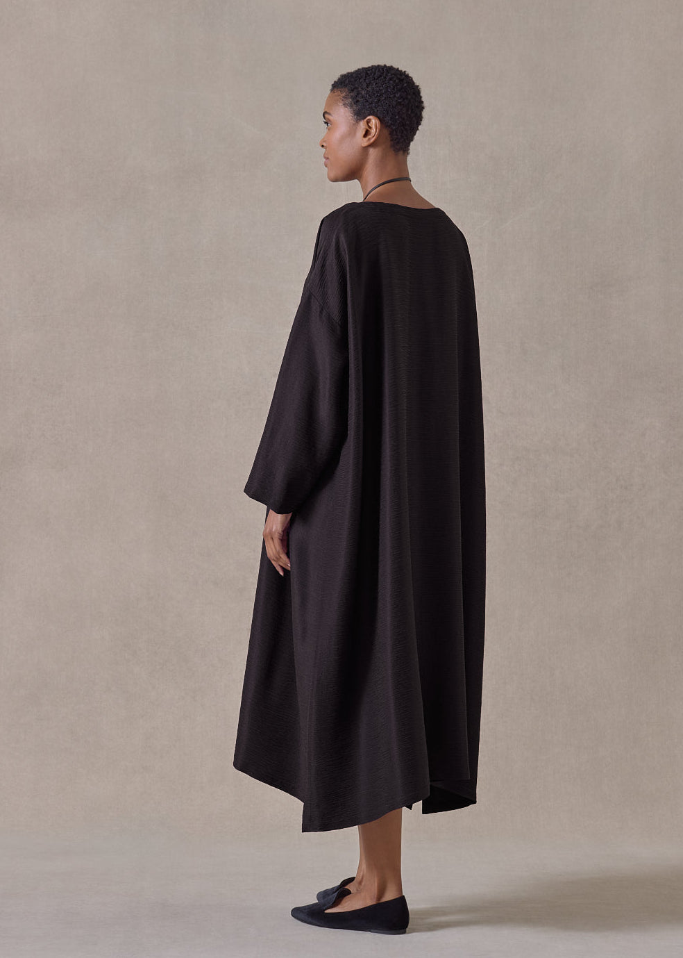 midweight silk plissé wide a-line scoop neck dress (espresso)