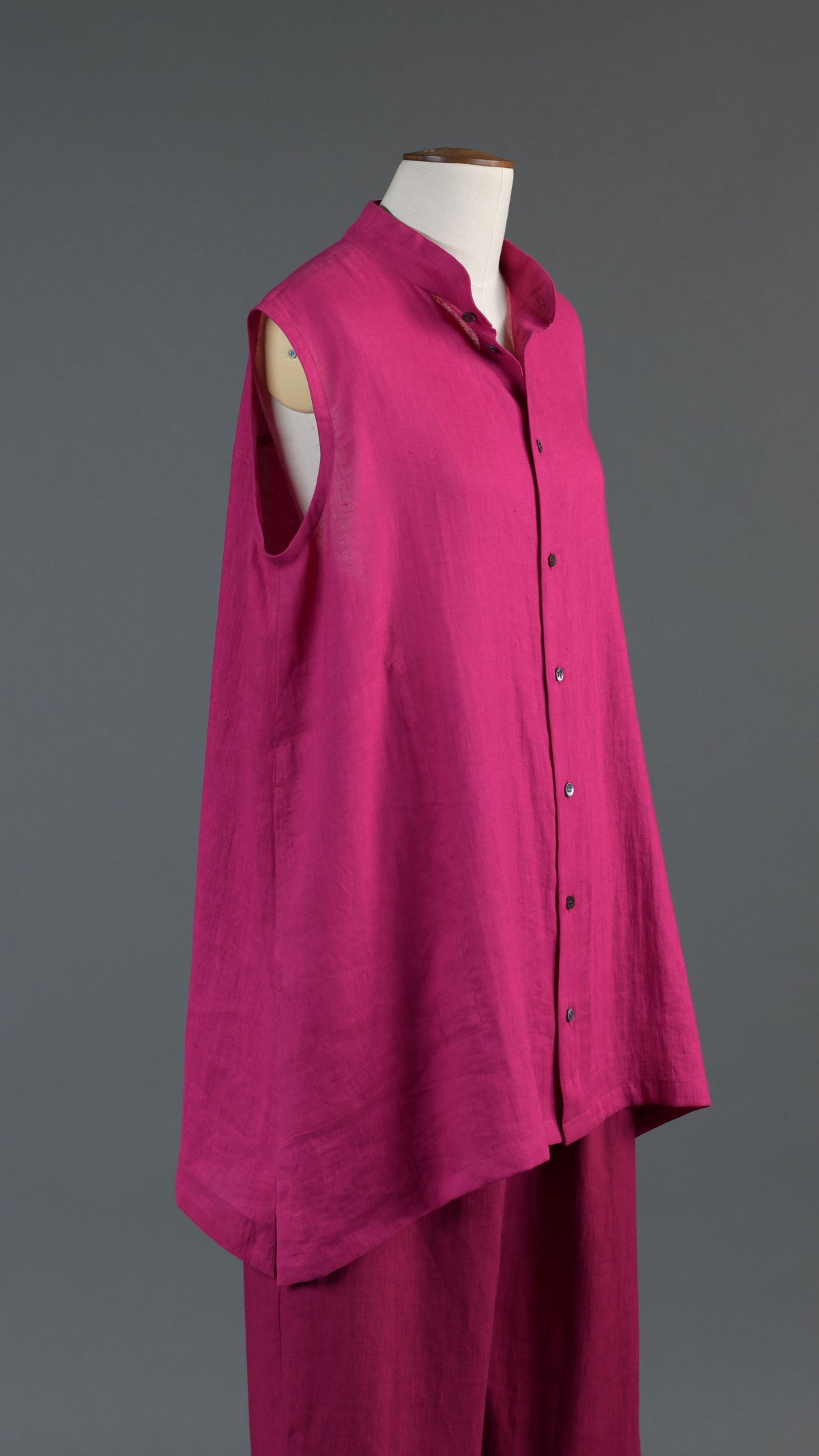 A-line collarless sleeveless shirt - long plus in lipstick