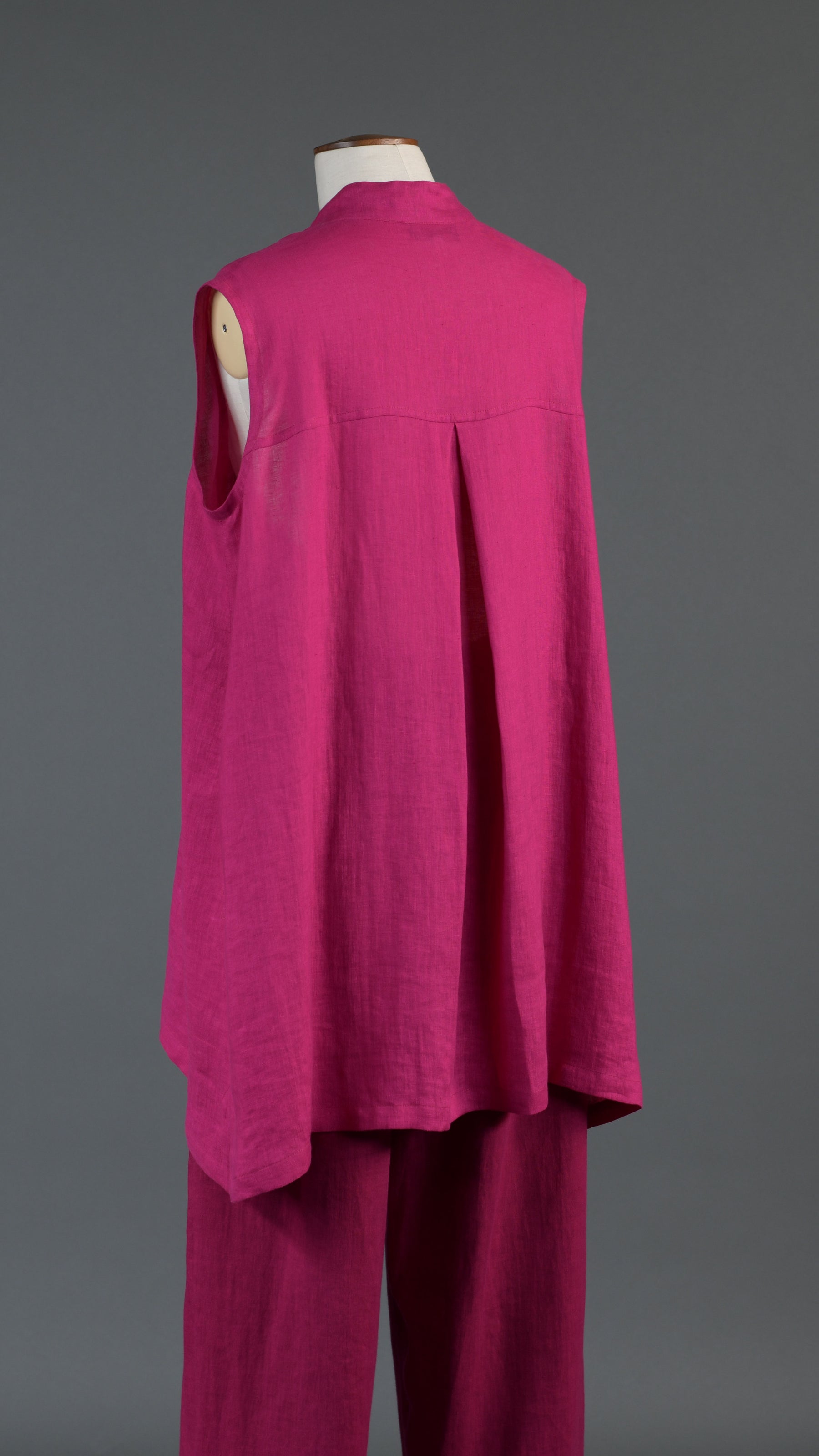 A-line collarless sleeveless shirt - long plus in lipstick
