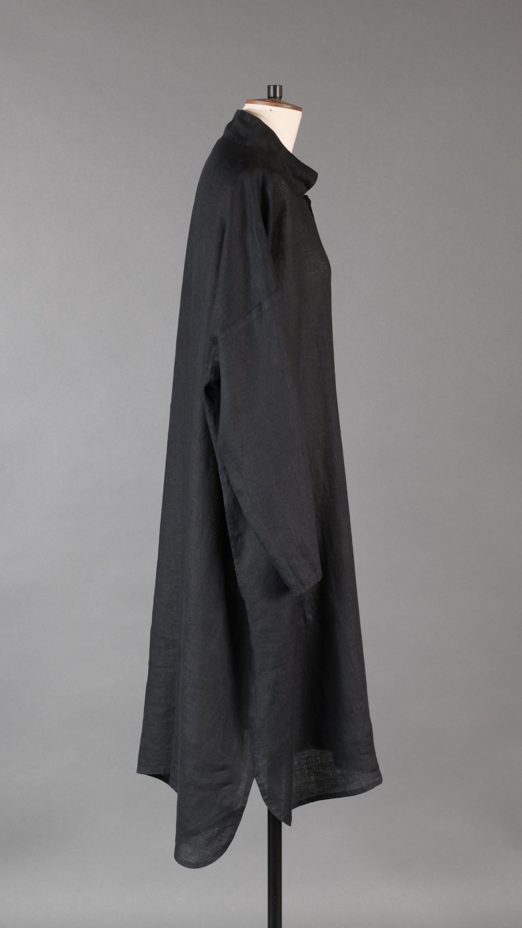 sloped shoulder wide a-line pleated collar smock dress in black