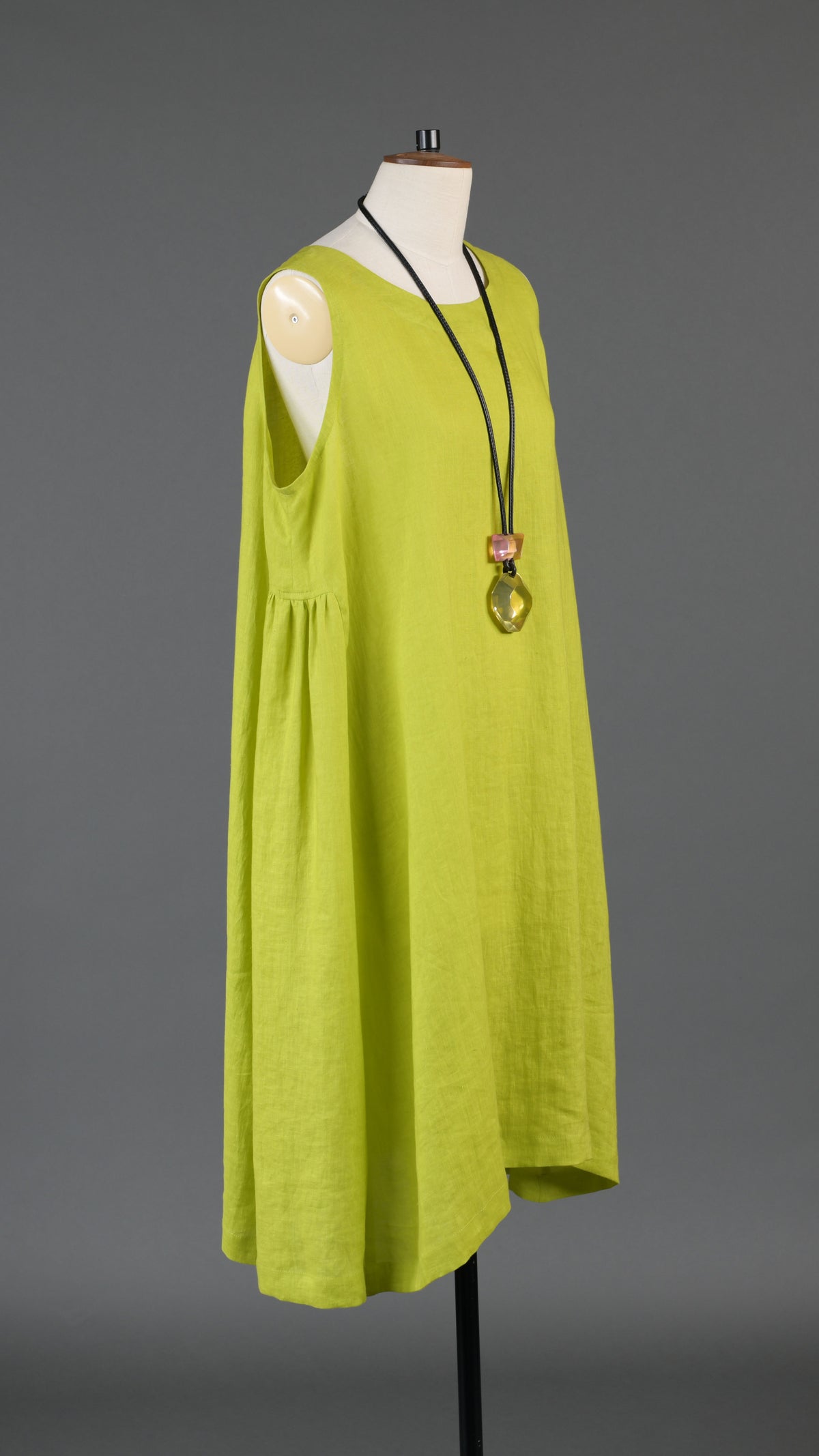 3/4 length side pleated sleeveless dress in greenlemon