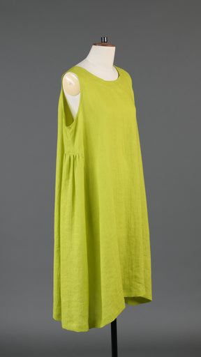 3/4 length side pleated sleeveless dress in greenlemon