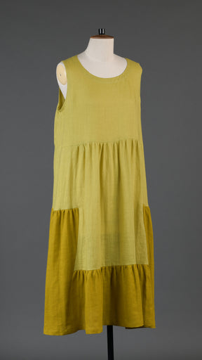 two tone tiered pleated sleeveless dress in dijon mix