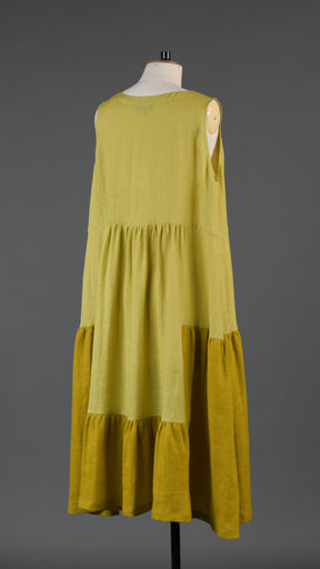 two tone tiered pleated sleeveless dress in dijon mix