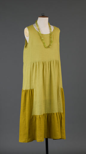 two tone tiered pleated sleeveless dress in dijon mix