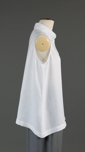 A-line shell with collar and front placket opening - mid plus in white