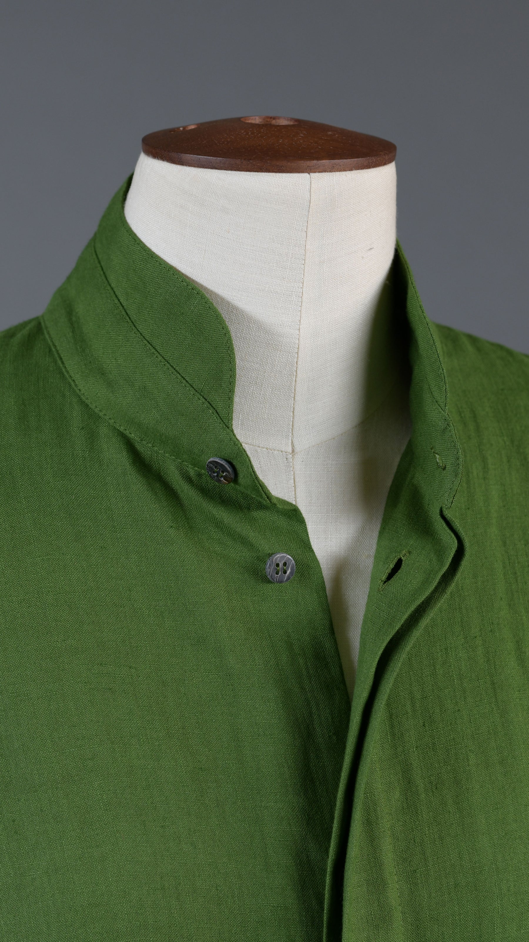side panelled shirt with double stand collar - mid plus in darklime